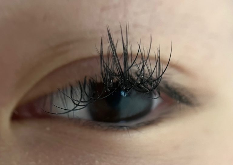 eyelash-extensions-removal-from-another-salon２