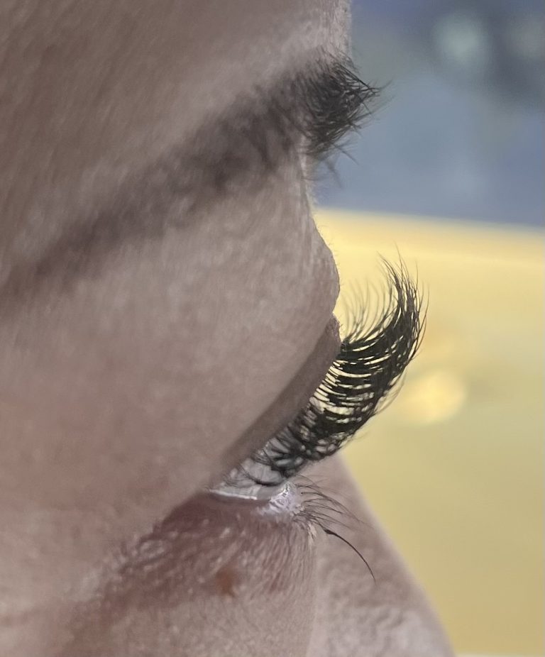 eyelash-extensions-removal-from-another-salon３